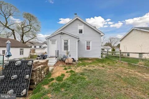 Exterior - 2111 Ferncroft Ave, Boothwyn, PA 19061 photo 5 of 7