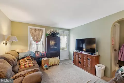 Living - 2111 Ferncroft Ave, Boothwyn, PA 19061 photo 2 of 2