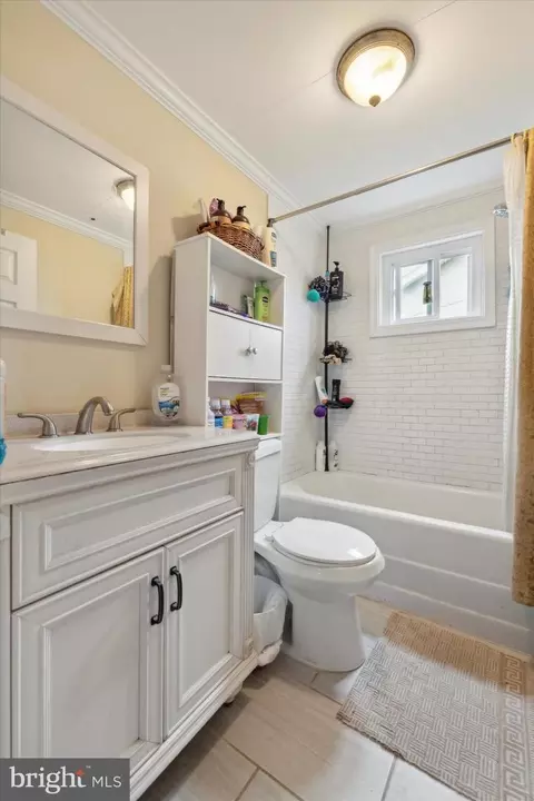 Bath - 2111 Ferncroft Ave, Boothwyn, PA 19061 photo 1 of 1