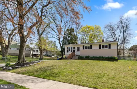 410 Wickersham Ln, Aston, PA 19014