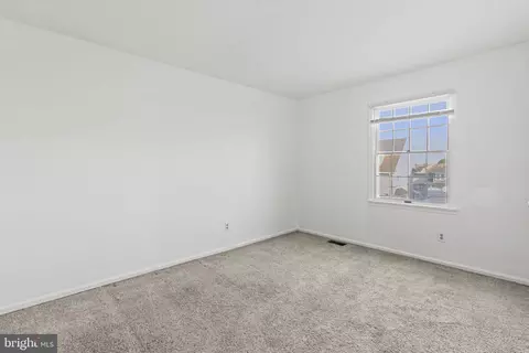 Bedroom - 40 Maple Ave, Upper Darby, PA 19082 photo 2 of 3