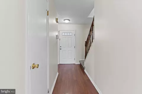 Entry Way - 40 Maple Ave, Upper Darby, PA 19082 photo 1 of 4