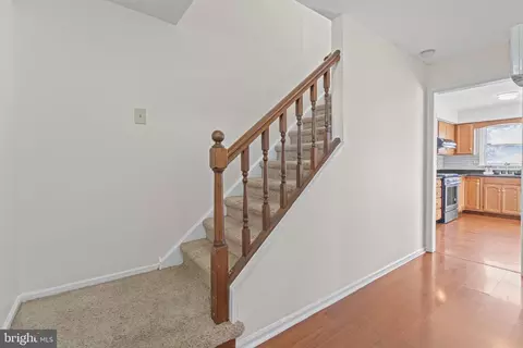 Entry Way - 40 Maple Ave, Upper Darby, PA 19082 photo 3 of 4