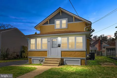 421 Johnson Ave, Ridley Park, PA 19078