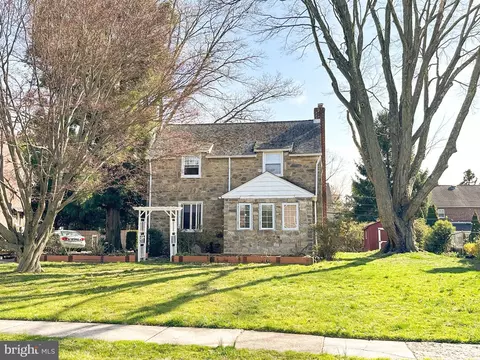 240 Sunnybrook Rd, Springfield, PA 19064