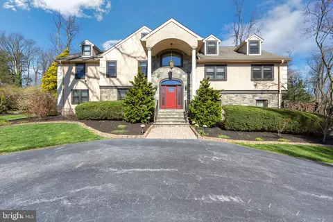 204 Hempstead Ln, Wallingford, PA 19086