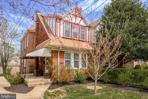 2433 Wynnefield Dr, Havertown, PA 19083