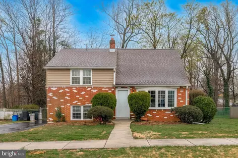 224 Robin Hood Ln, Aston, PA 19014