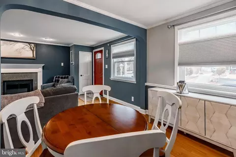 Dining - 334 E Thomson Ave, Springfield, PA 19064 photo 1 of 3