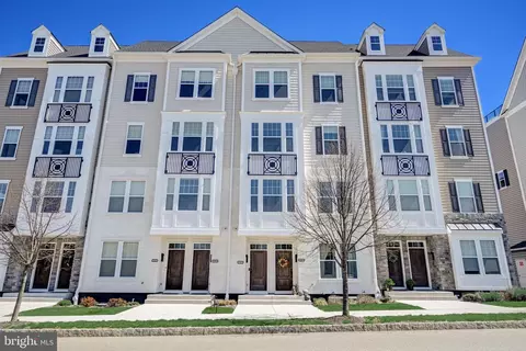 242 Charles Ellis Dr, Newtown Square, PA 19073