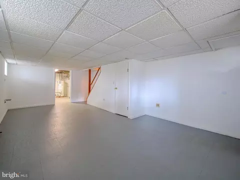 Living - 217 S Lynn Blvd, Upper Darby, PA 19082 photo 4 of 4