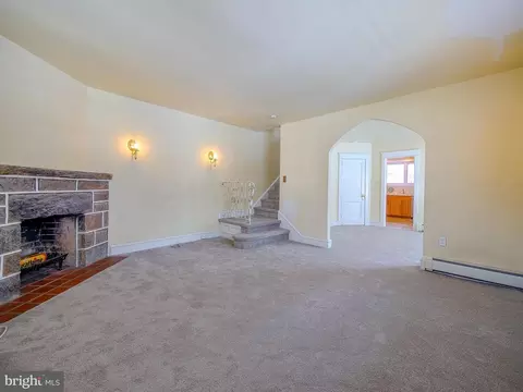 Living - 217 S Lynn Blvd, Upper Darby, PA 19082 photo 1 of 4