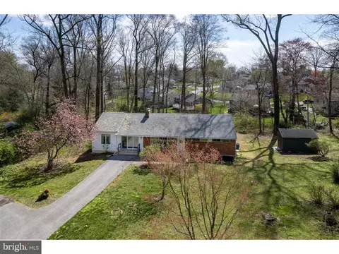 241 Bobbin Mill Rd, Media, PA 19063