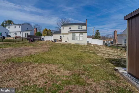 Exterior - 2539 E Colonial Dr, Boothwyn, PA 19061 photo 10 of 11