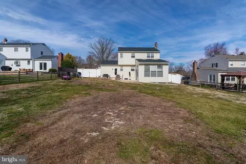 Exterior - 2539 E Colonial Dr, Boothwyn, PA 19061 photo 9 of 11
