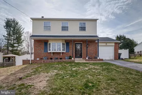 Exterior - 2539 E Colonial Dr, Boothwyn, PA 19061 photo 2 of 11