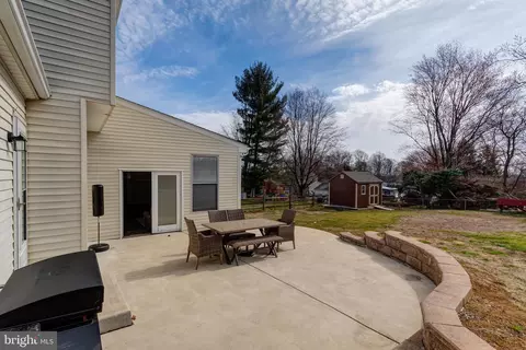Exterior - 2539 E Colonial Dr, Boothwyn, PA 19061 photo 4 of 11