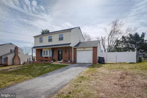 Exterior - 2539 E Colonial Dr, Boothwyn, PA 19061 photo 3 of 11