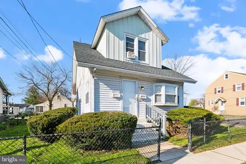 2126 Redwood Ave, Boothwyn, PA 19061