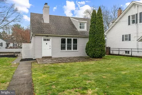 2037 Naamans Creek Rd, Ogden, PA 19061