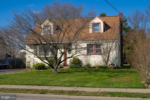 1329 Robinson Ave, Havertown, PA 19083