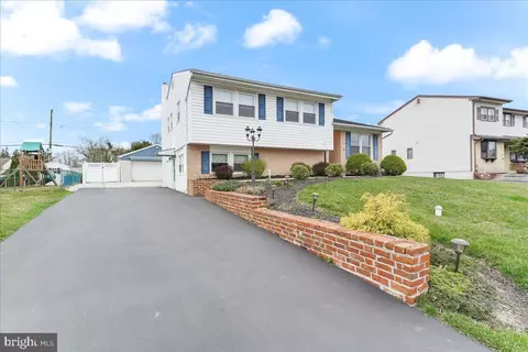 414 Eldon Dr, Broomall, PA 19008