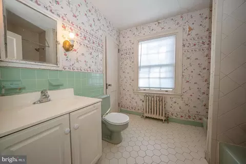 Bath - 408 Audubon Ave, Wayne, PA 19087 photo 3 of 6