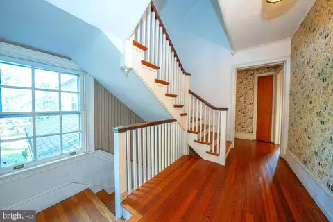 Entry Way - 408 Audubon Ave, Wayne, PA 19087 photo 7 of 12
