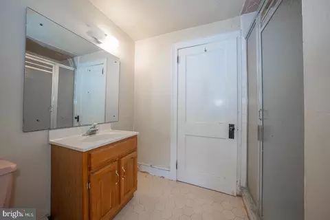 Bath - 408 Audubon Ave, Wayne, PA 19087 photo 6 of 6