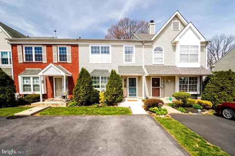 91 Victoria Dr, Aston, PA 19014
