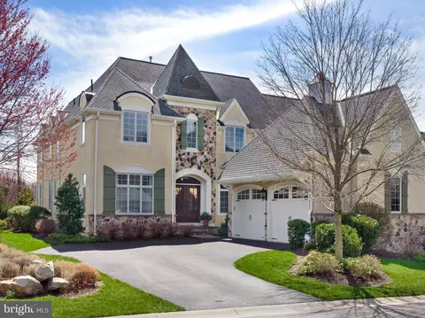 102 Green Ln, Haverford, PA 19041
