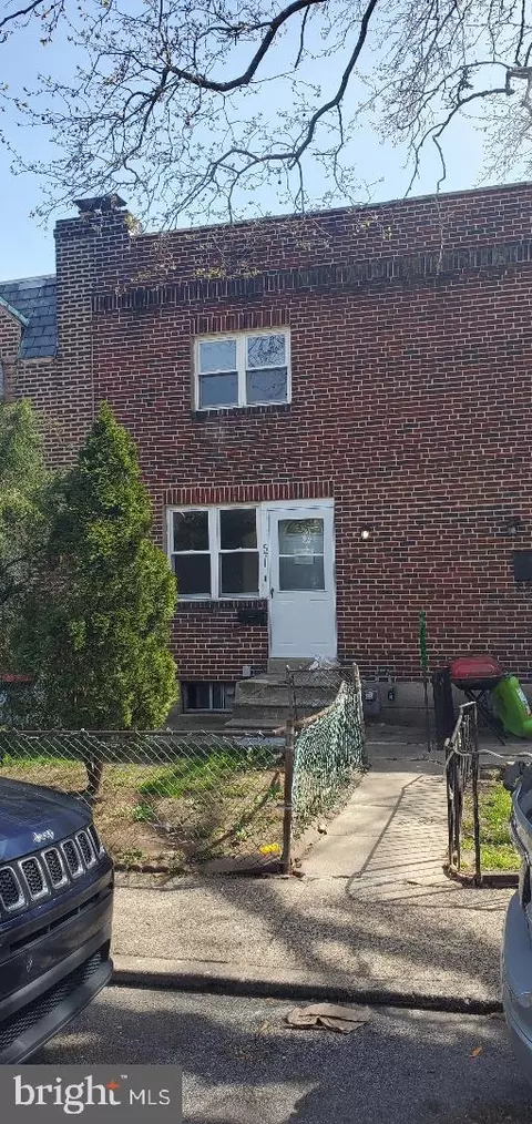 571 Snowden Rd, Upper Darby, PA 19082