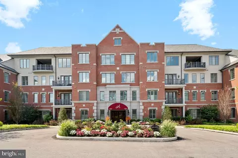 2402 Parkview Dr, Haverford, PA 19041
