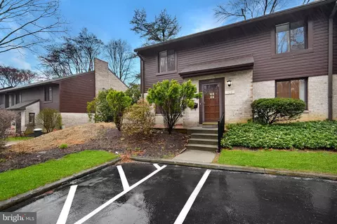 108 Marple Woods Dr, Springfield, PA 19064