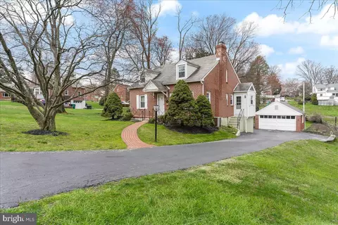 22 Rockwood Rd, Newtown Square, PA 19073
