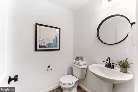 Bath - 300 Beech Rd, Wallingford, PA 19086 photo 1 of 4