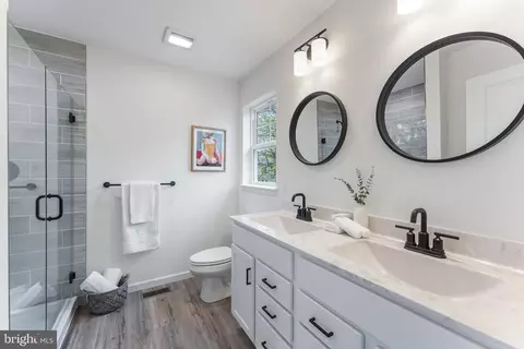 Bath - 300 Beech Rd, Wallingford, PA 19086 photo 3 of 4