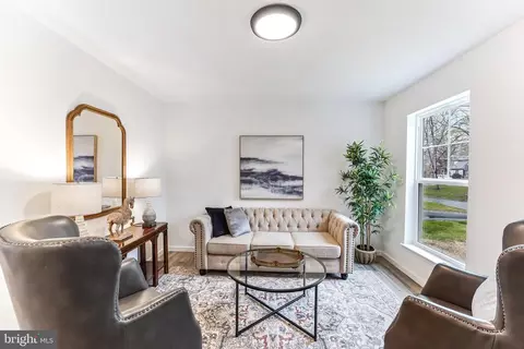Living - 300 Beech Rd, Wallingford, PA 19086 photo 2 of 5