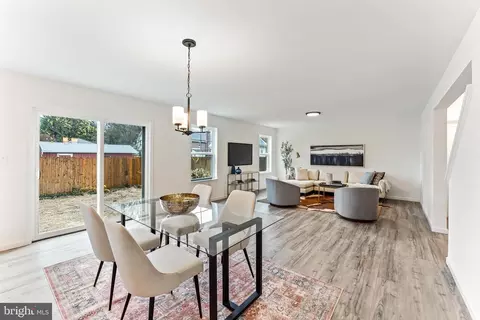 Dining - 300 Beech Rd, Wallingford, PA 19086 photo 2 of 2