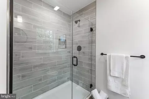 Bath - 300 Beech Rd, Wallingford, PA 19086 photo 4 of 4