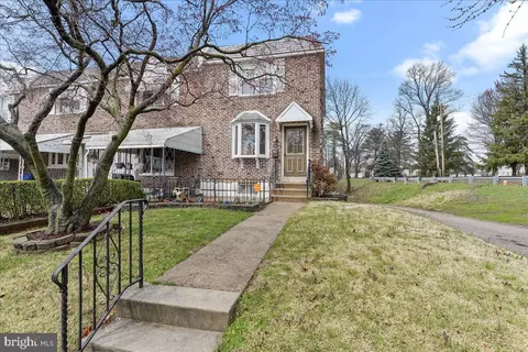 493 Westmont Dr, Collingdale, PA 19023