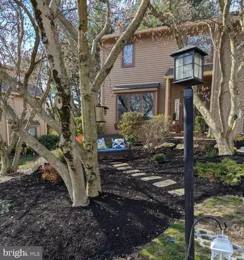 42 Sawgrass Ln, Newtown Square, PA 19073