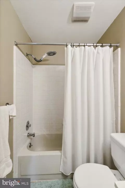 Bath - 421 Eagle Rd #11, Wayne, PA 19087 photo 6 of 6