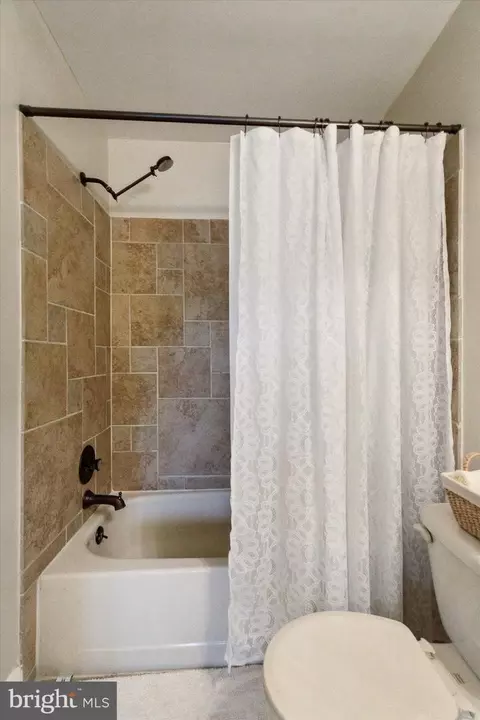 Bath - 421 Eagle Rd #11, Wayne, PA 19087 photo 4 of 6