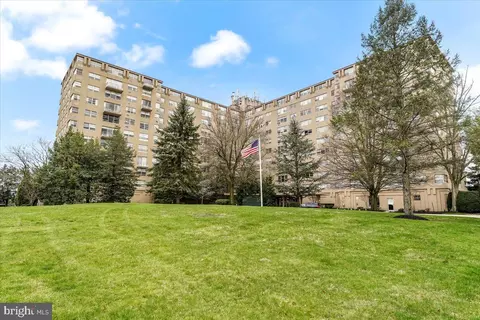 1030 E Lancaster Ave #203, Bryn Mawr, PA 19010