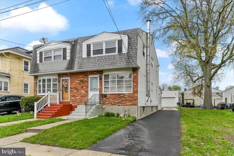 411 Crotzer Ave, Folcroft, PA 19032