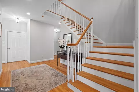 Entry Way - 54 Oakford Rd, Wayne, PA 19087 photo 4 of 5