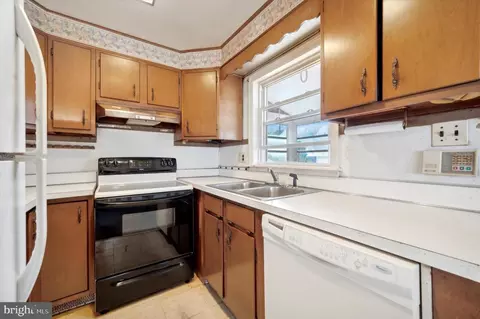 Kitchen - 300 E 2nd St, Media, PA 19063 photo 4 of 5