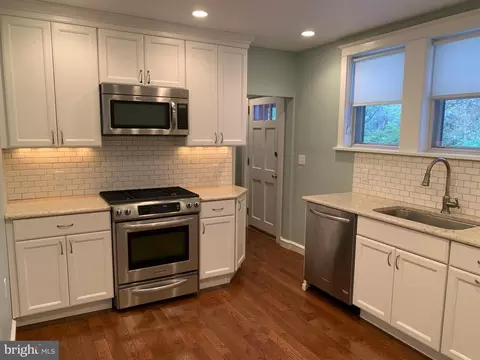 Kitchen - 77 S Rolling Rd, Springfield, PA 19064 photo 1 of 3