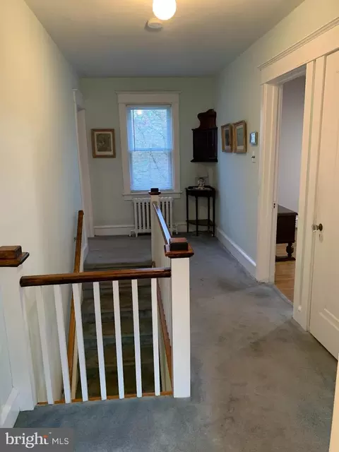 Entry Way - 77 S Rolling Rd, Springfield, PA 19064 photo 4 of 5